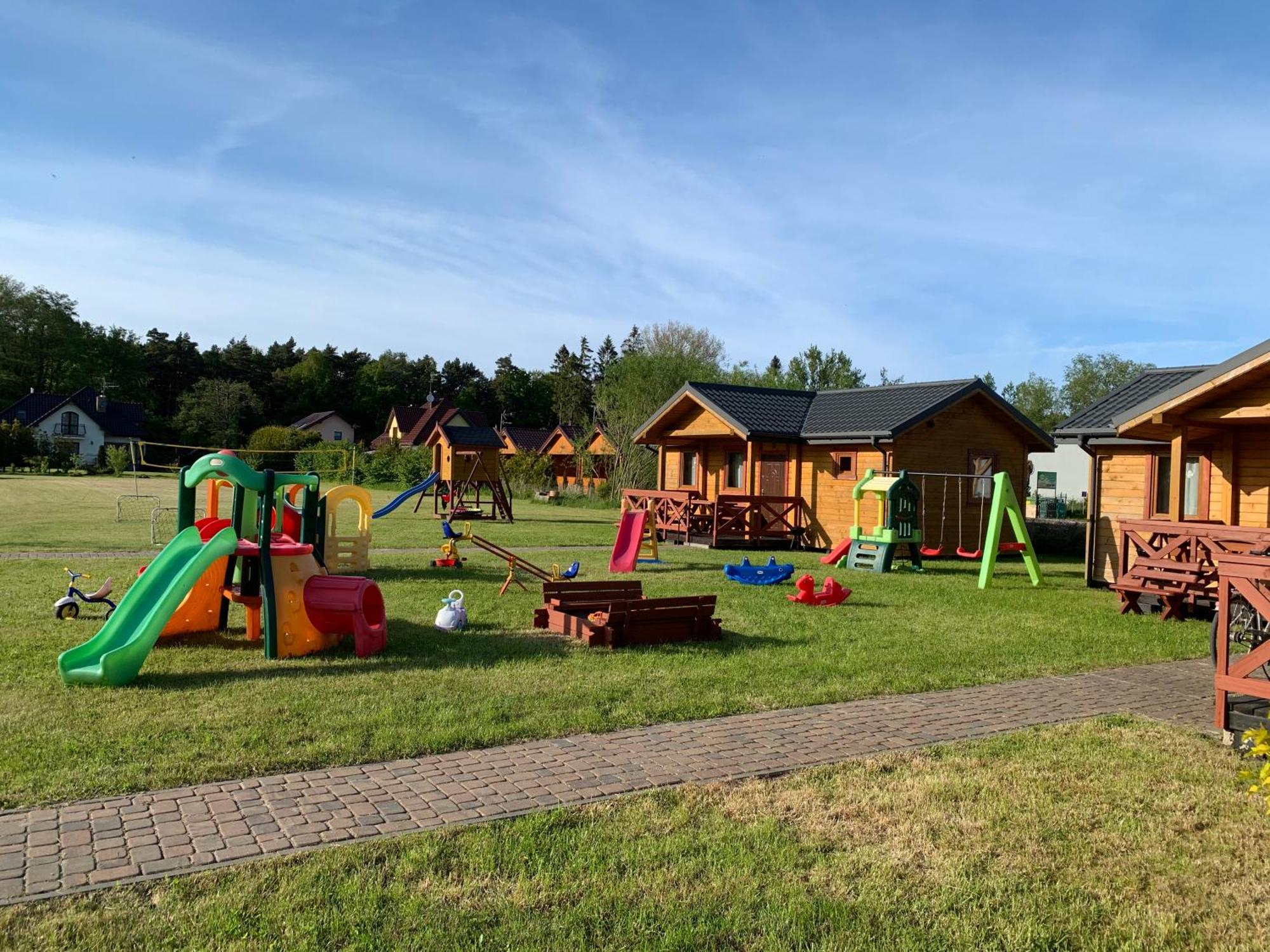 Villa Aurelia Pokoje Goscinne I Domki Letniskowe Mielenko Eksteriør billede
